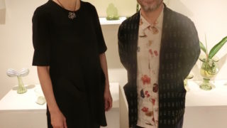 東京・銀座で工芸の個展〜大学、高校の先輩、後輩が作品、人生を語る