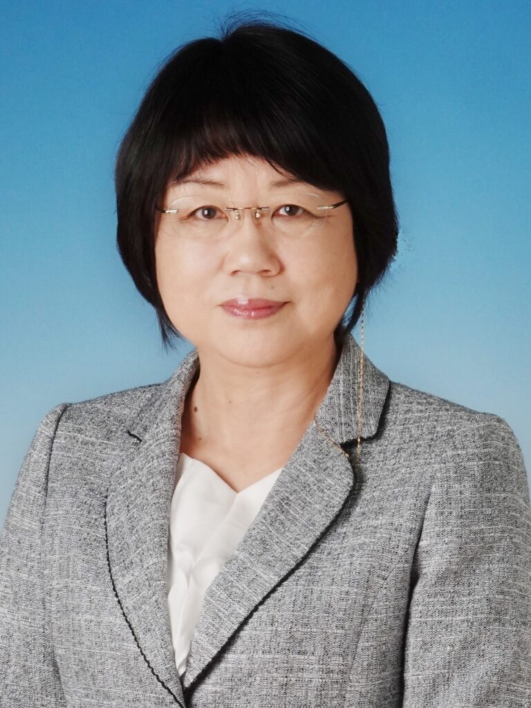 学校長　日野　右子