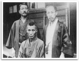 左から校医の石川元郎、設立者の一人小澤綾助、舎主の高松太喜次
